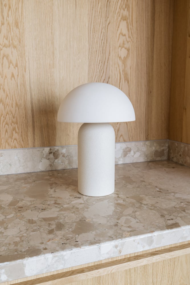 Studio Femme Home Handgemaakte aardewerken tafellamp Maeve naturel