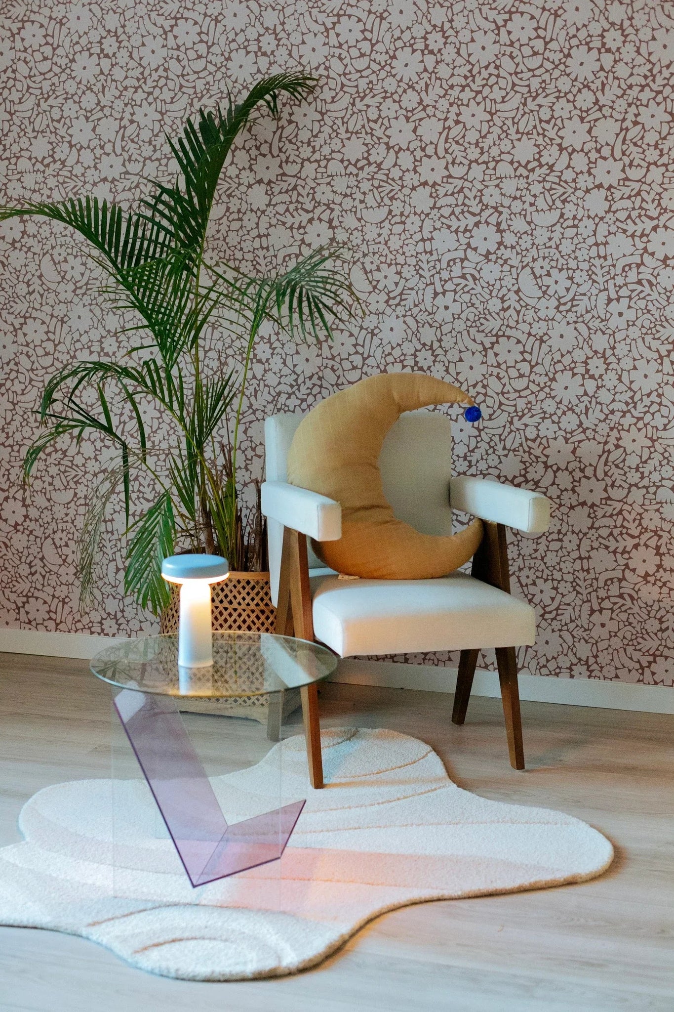 Behang Meet Me at the Wall - Flowerfield Warm Taupe - Naturel Noord
