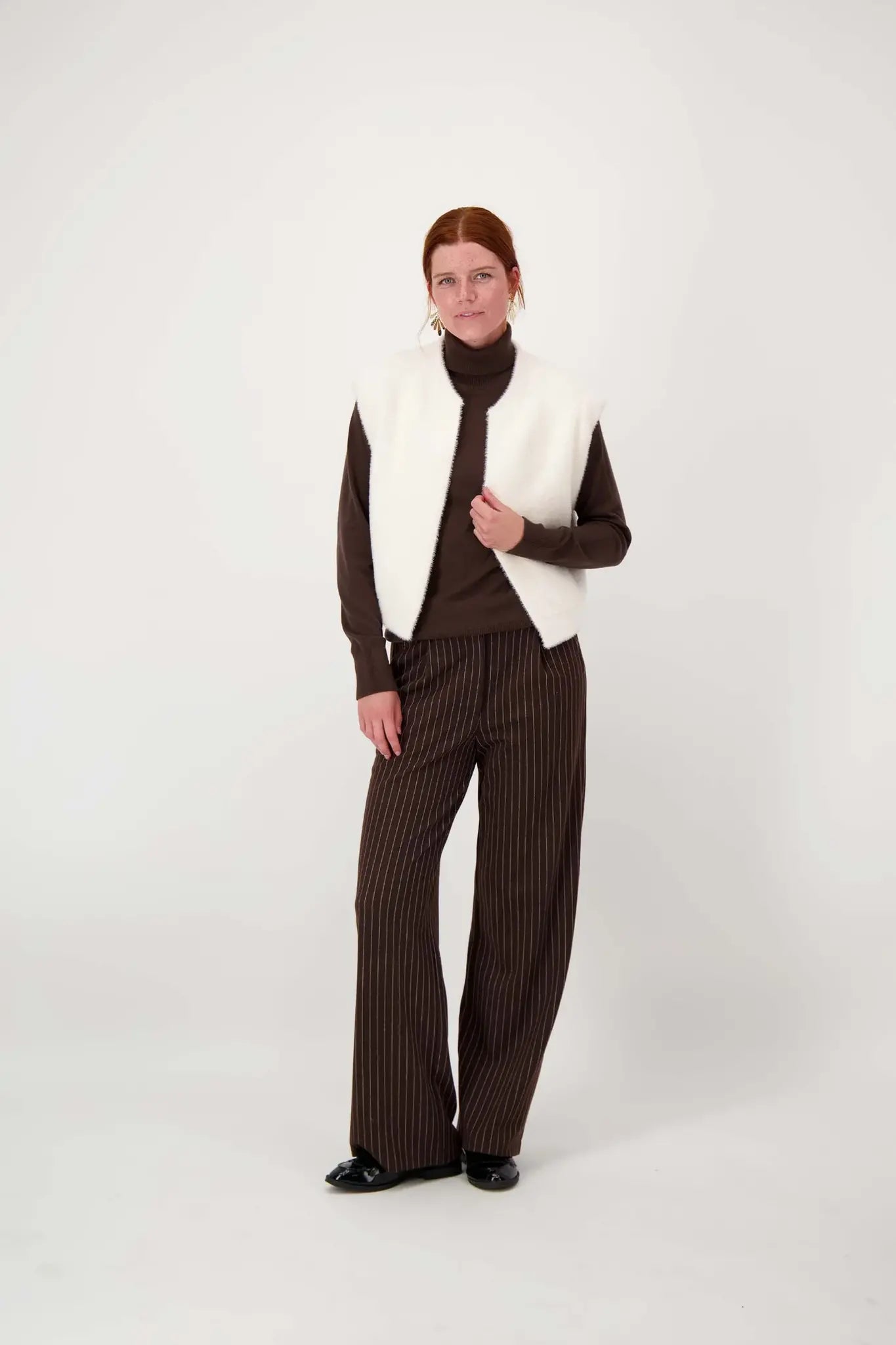 Zusss | Broek met krijtstreep chocoladebruin