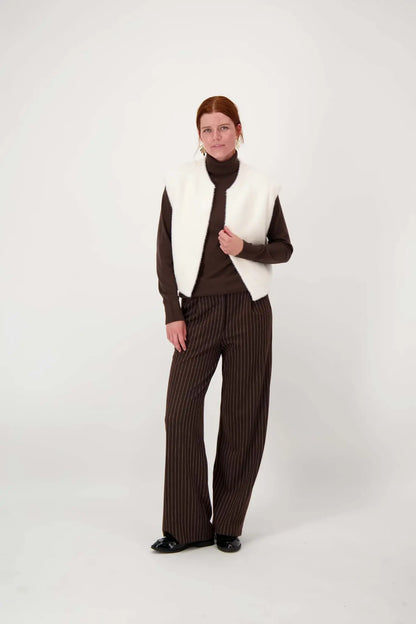 Zusss | Broek met krijtstreep chocoladebruin