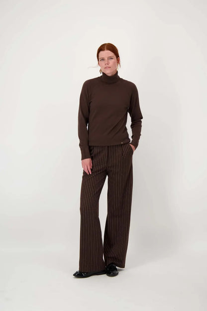Zusss | Broek met krijtstreep chocoladebruin