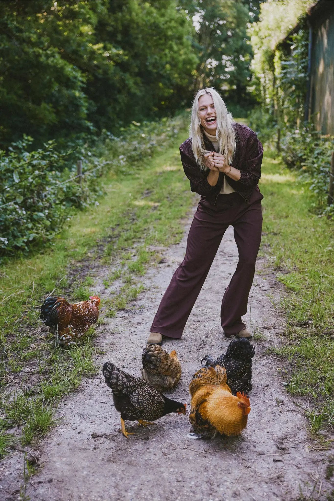 Zusss | Broek met krijtstreep chocoladebruin