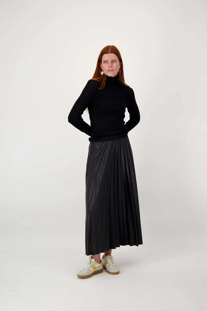 Zusss | Pullover mit schwarzen Strasssteinen