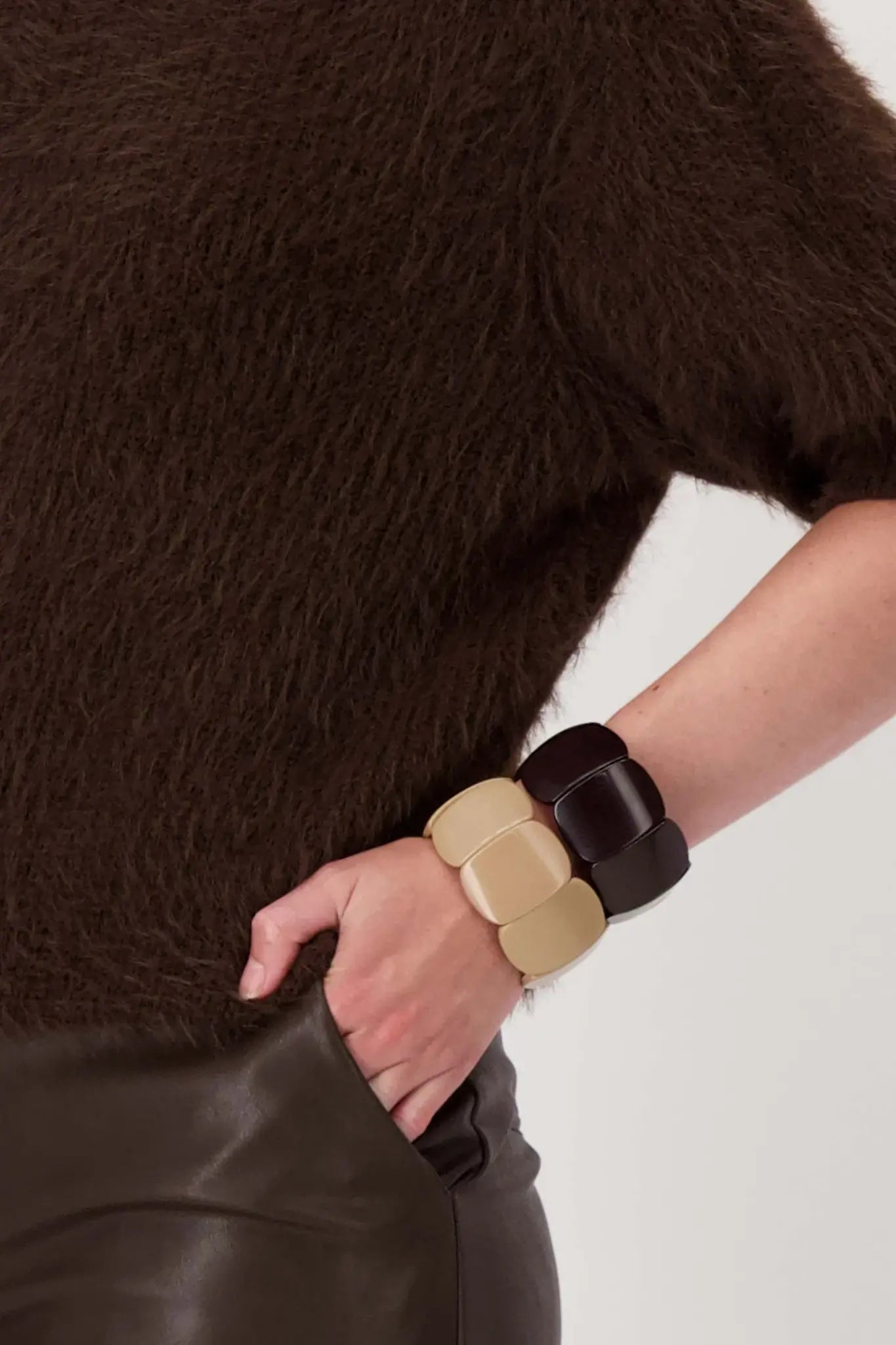 Zusss | Armband mit breiten Perlen, schokoladenbraun