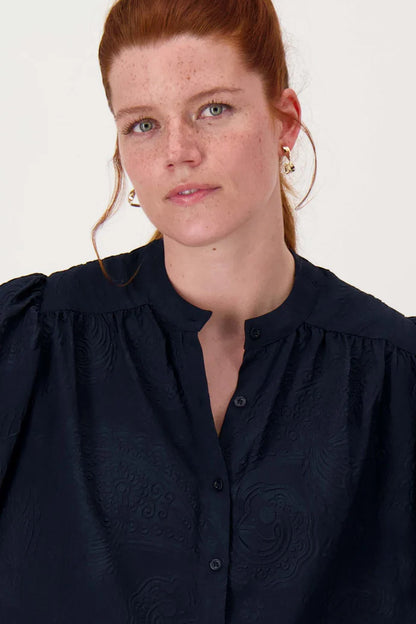 Zusss | Oorbellen gedraaid vierkant goud