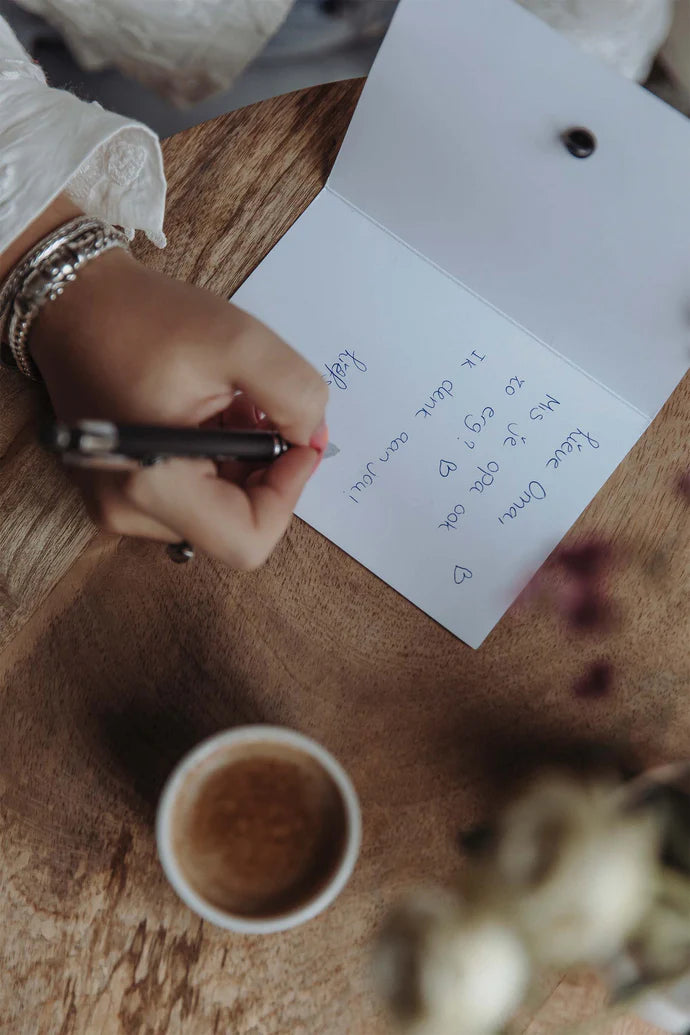 Zusss | Wenskaart bloem broche wit/goud