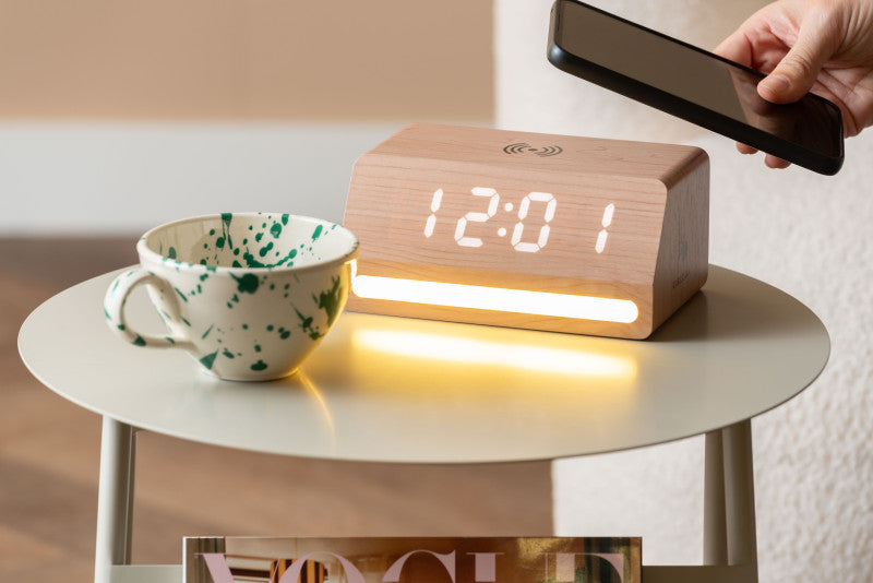Karlsson Wekker Retro met licht-LED