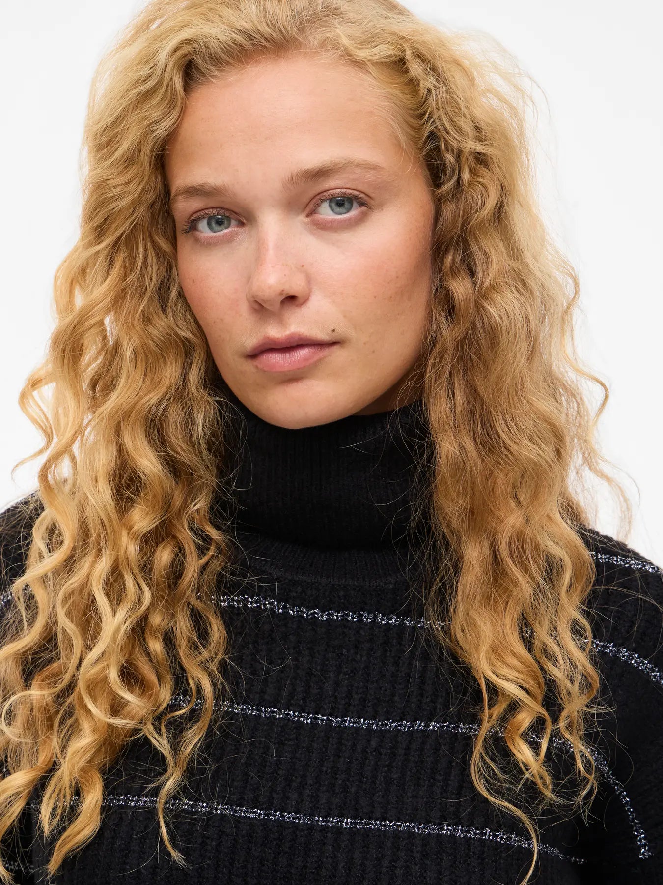 Villa | Rollkragenpullover Zaza schwarze Schönheit