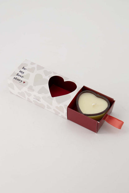 Zusss | Set mit 2 Duftkerzen in einer herzförmigen Schachtel, weiß/rot