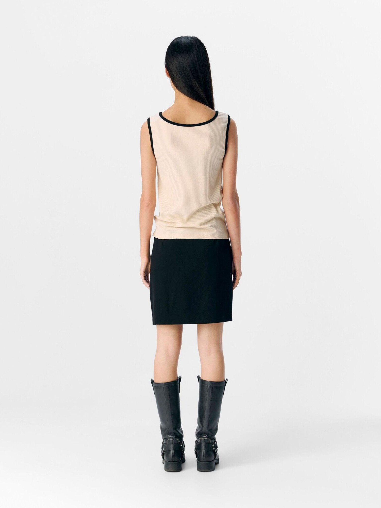 Object | Tank top Jamie sandshell/black NOOS