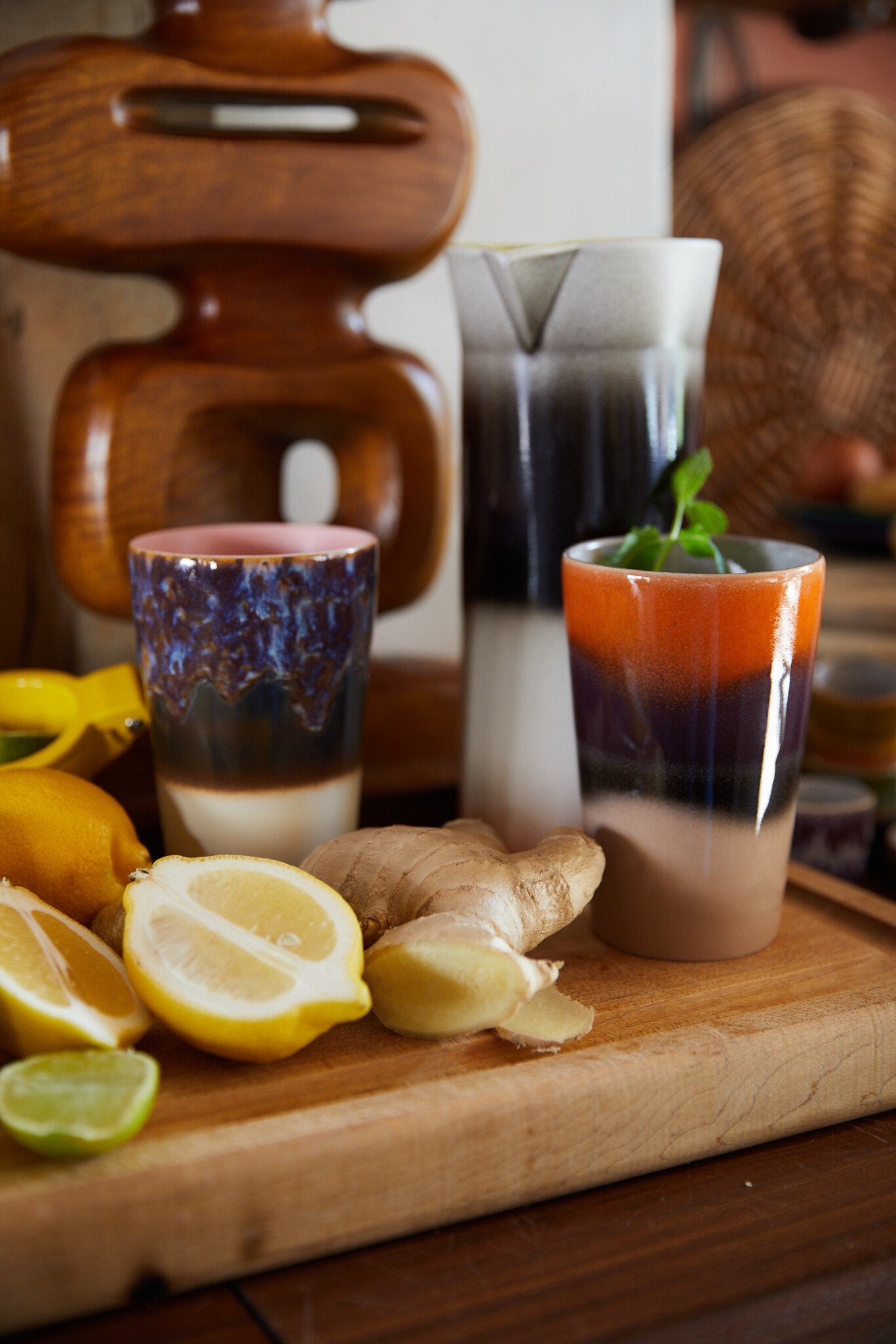 HK Living | 70's servies thee mok aurora