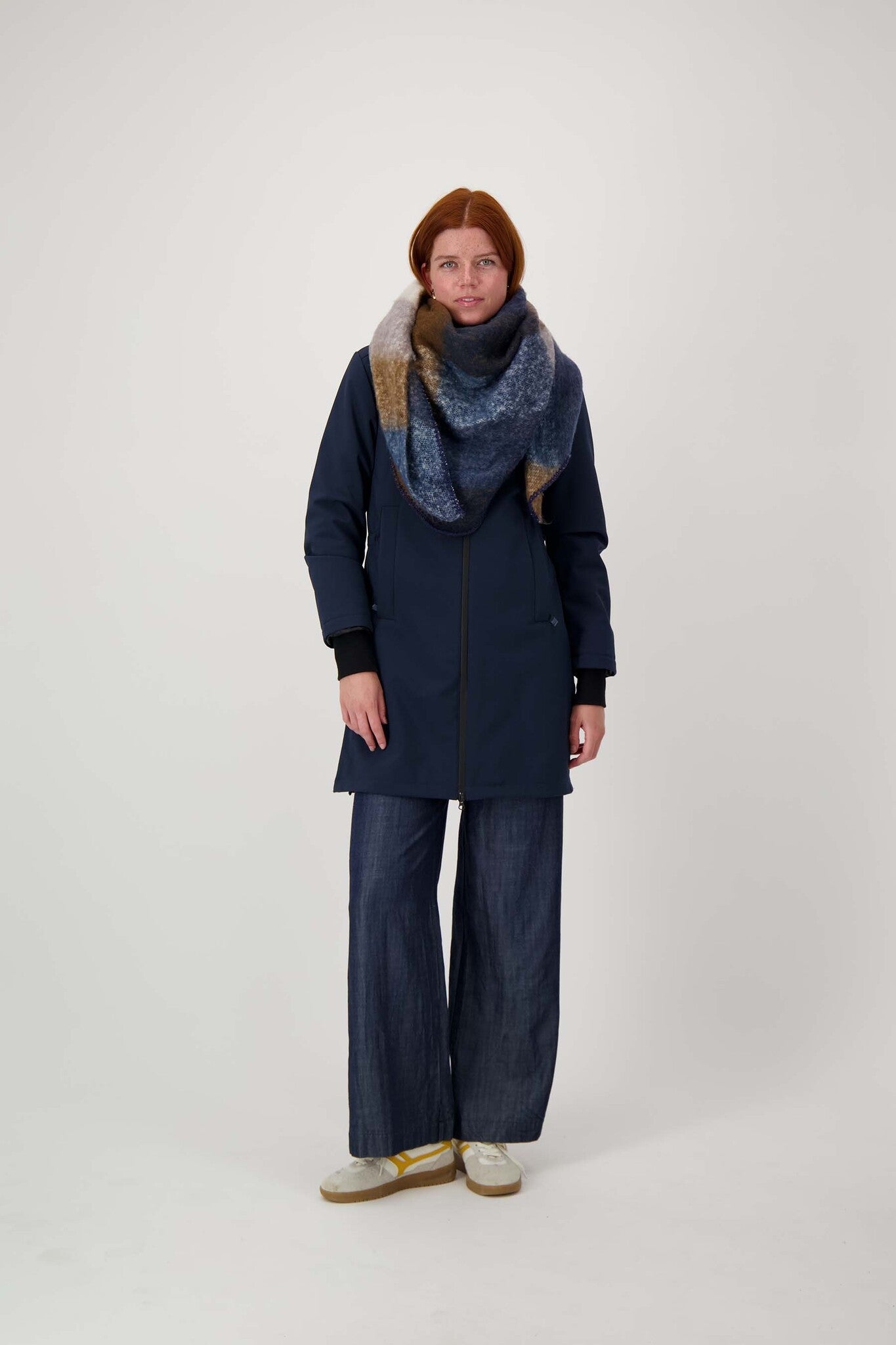 Zusss | Dreieckiger Schal mit Rautenmuster, Marineblau
