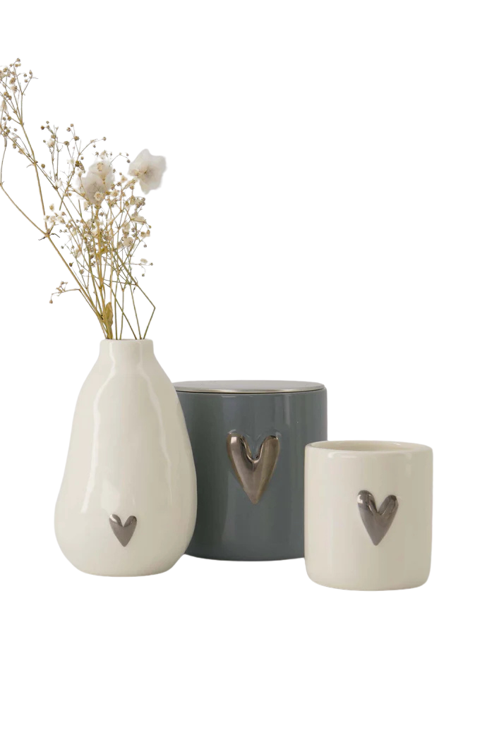 Zusss | Duftkerze aus Keramik, silberfarbenes Herz, graublau