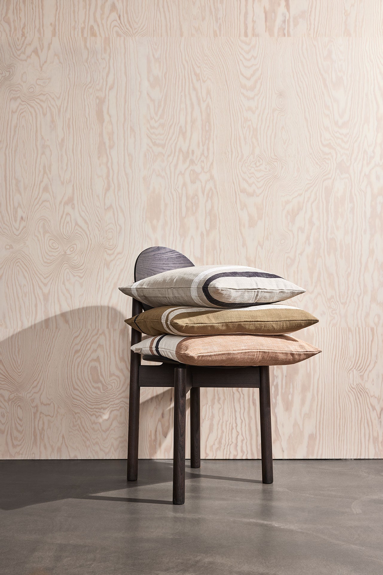 OYOY Living Sofuto Kussen lang khaki
