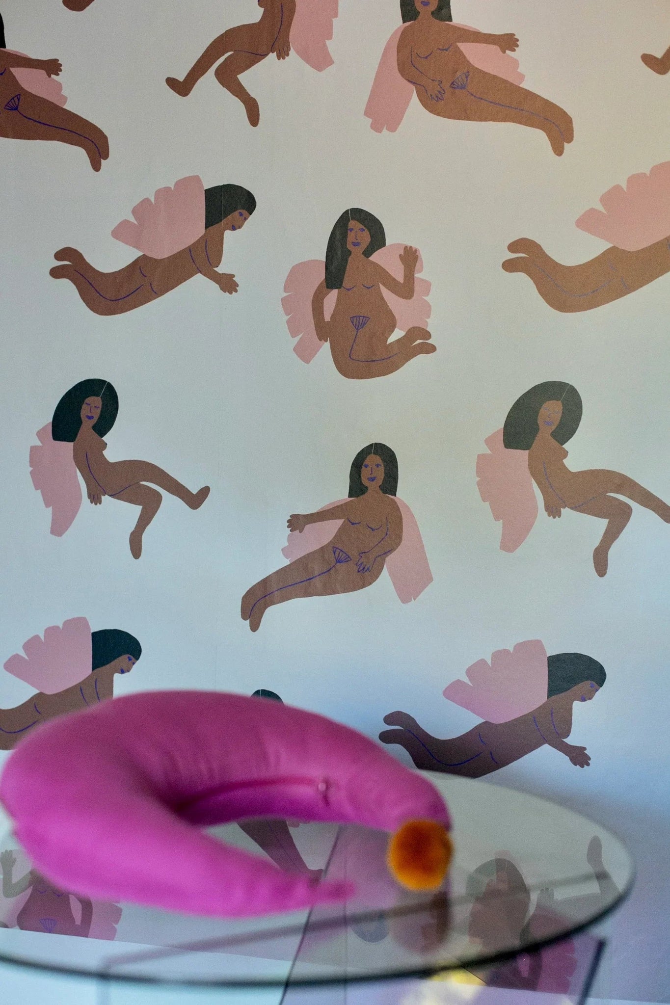 Meet Me at the Wall Behang Womanhood Soft pink | Natural Noord 270x50cm