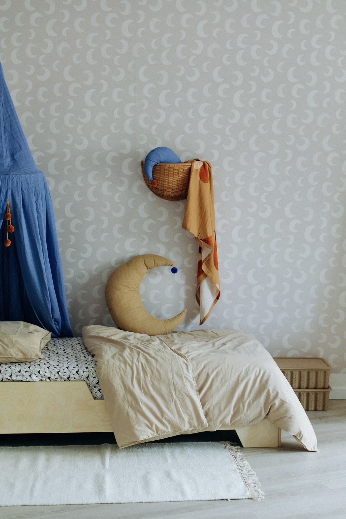 Meet Me at the Wall Behang Moon Sand | Aniek Bartels