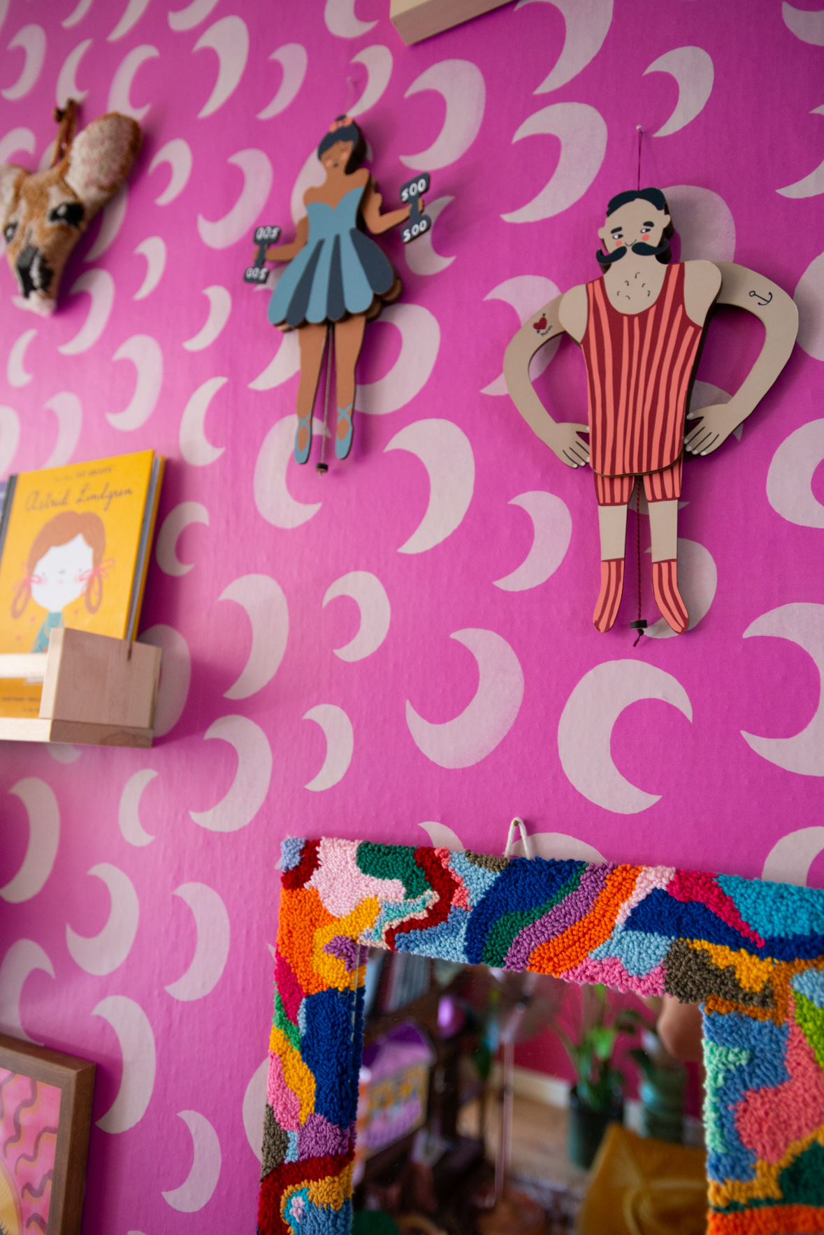 Meet Me at the Wall Behang Moon Pink | Aniek Bartels