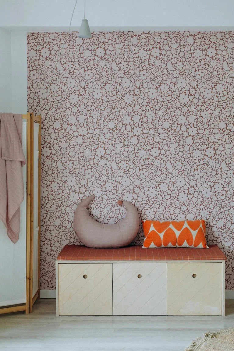 Behangstaal Meet Me at the Wall - Flowerfield Warm Taupe - Naturel Noord