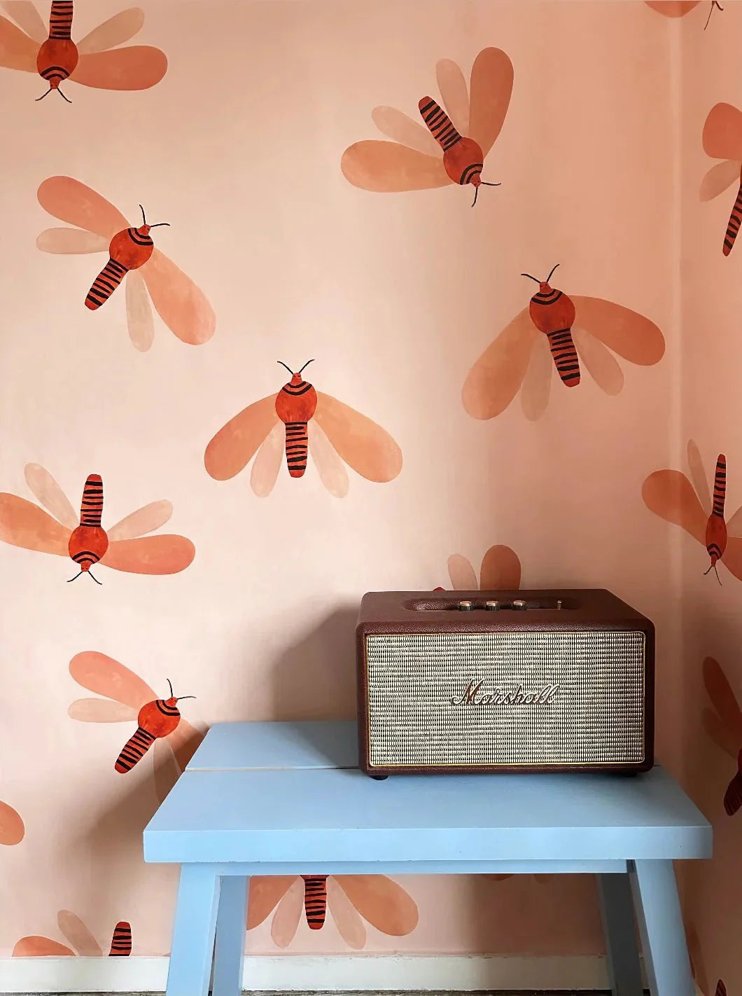 Meet Me at the Wall Behangstaal Moth natural | Aniek Bartels