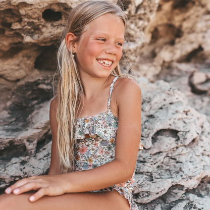 Salted Stories | Glitzernde Blumen im Badeanzug