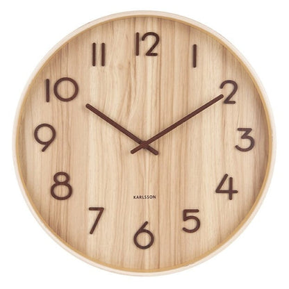 Karlsson | Wanduhr aus hellem Eichenholz, 60 cm