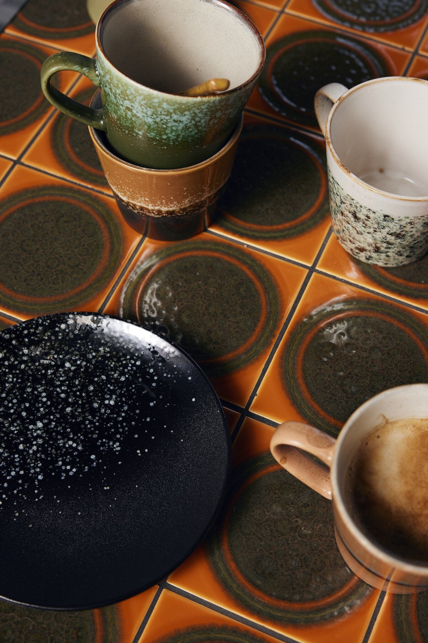 HK Living | 70's servies americanokopje Fire