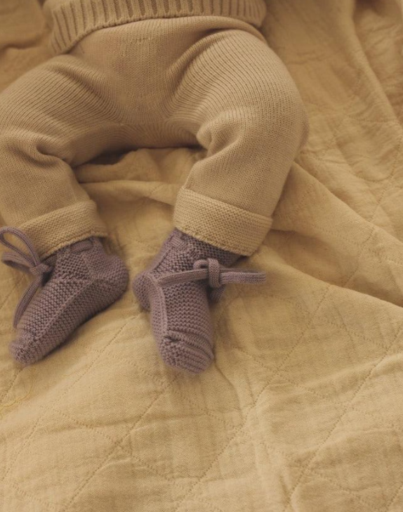 Hvid | Fliederfarbene Babyschuhe