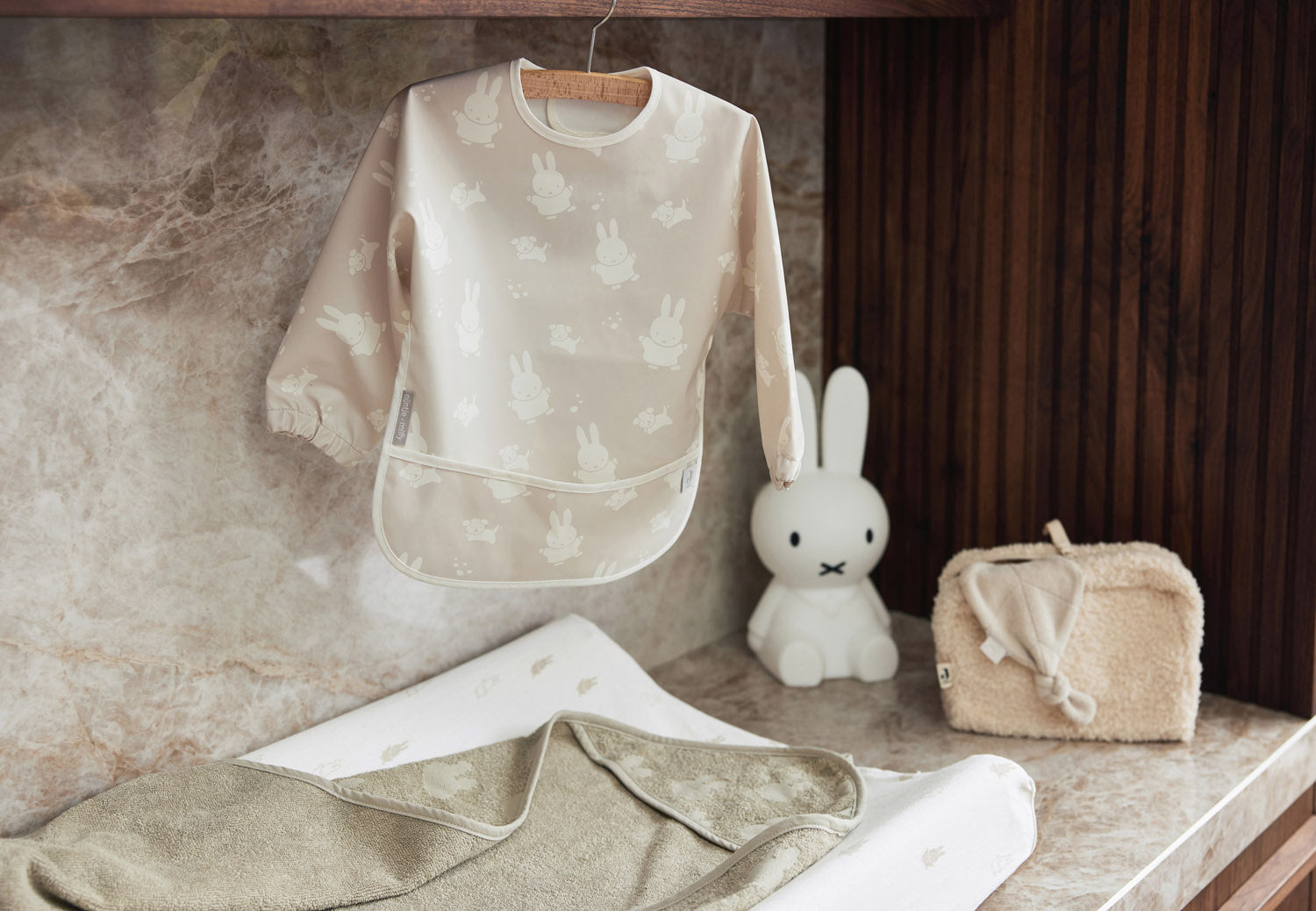 Jollein | Wasserdichte Latzhose mit Ärmeln, Miffy &amp; Snuffy Nougat