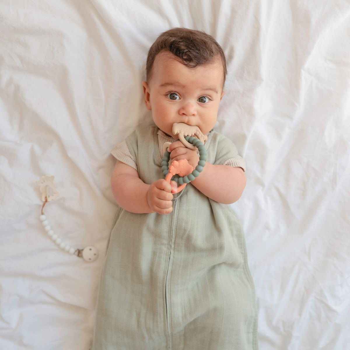 Mushie | Beißring Dino Grün