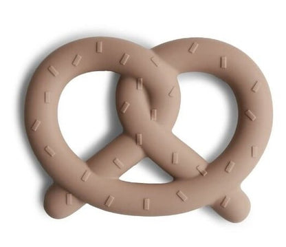 Mushie | Bijtspeeltje pretzel