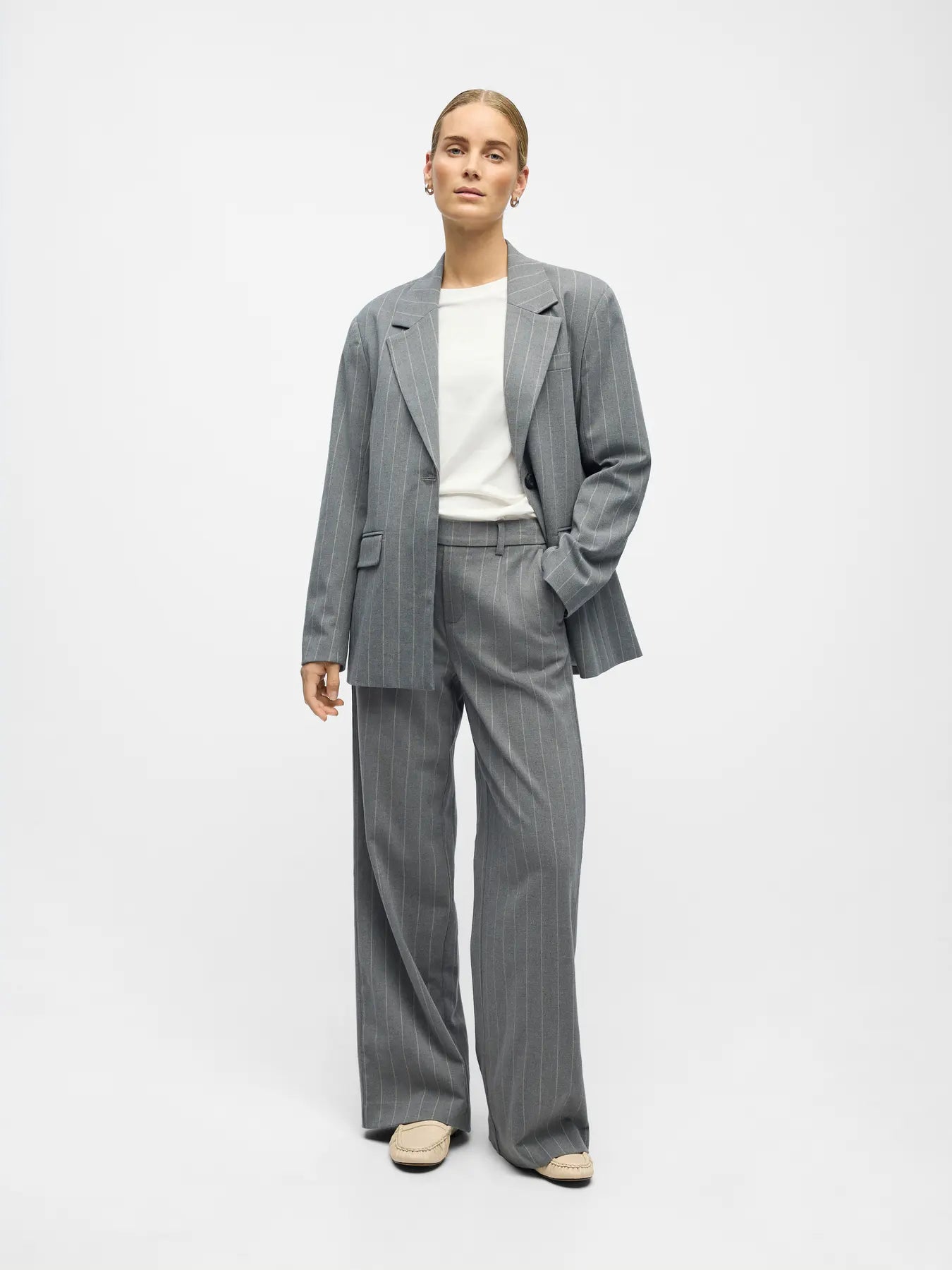 Objekt | Lisa grauer Nadelstreifenblazer