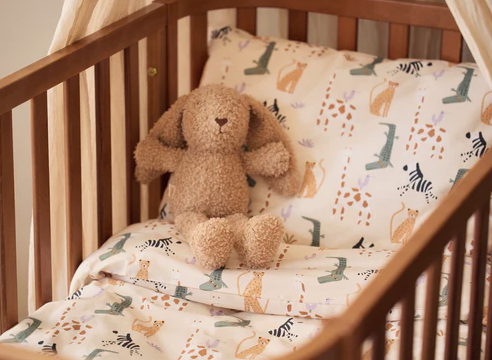 Jollein | Kuschelhase am Flussufer