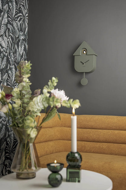 Karlsson | Kuckucksuhr in warmem Grün