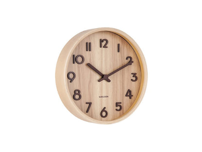 Karlsson | Wanduhr aus hellem Eichenholz, 22 cm